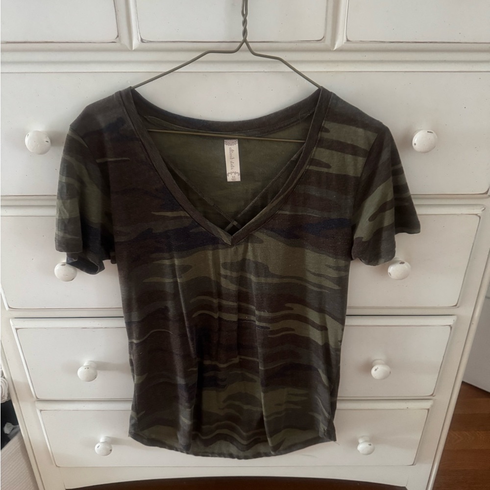 Altar'd State Green Fitted Short Sleeve T-Shirt